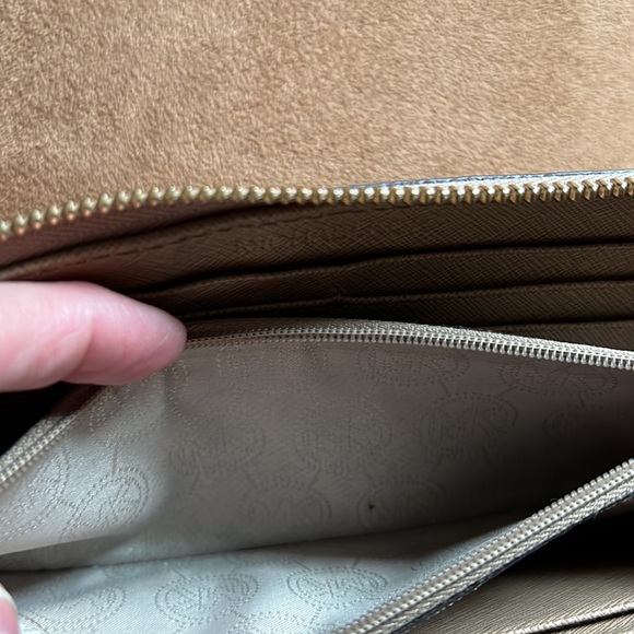 Beautiful Michael Kors wallet - Picture 3 of 6